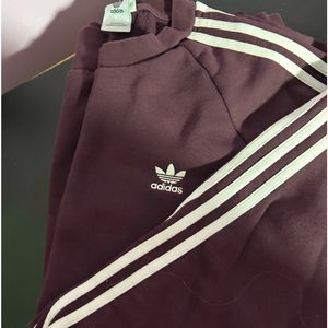 Barely worn maroon Adidas crew neck size L
